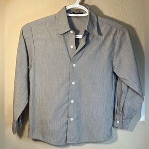 Boys size 7 button down long sleeve shirt